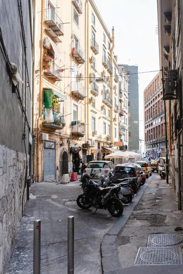 Appartamento Moderno Nel Centro Storico เนเปิลส์ ภายนอก รูปภาพ